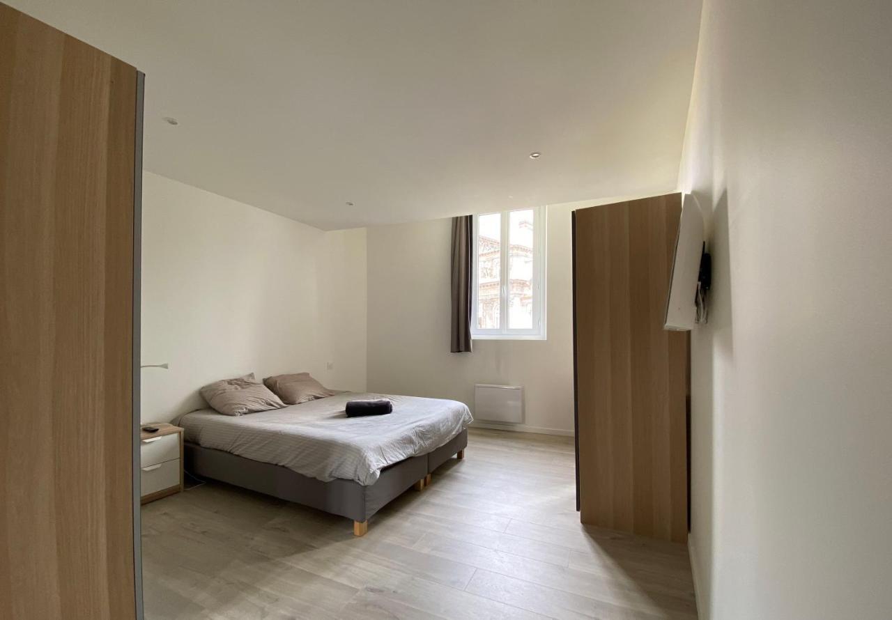 Tour D'Auvergne - Appartements En Plein Centre Ville, Proche De La Cathedrale Et De La Place De Jaude Клермон-Феран Екстериор снимка