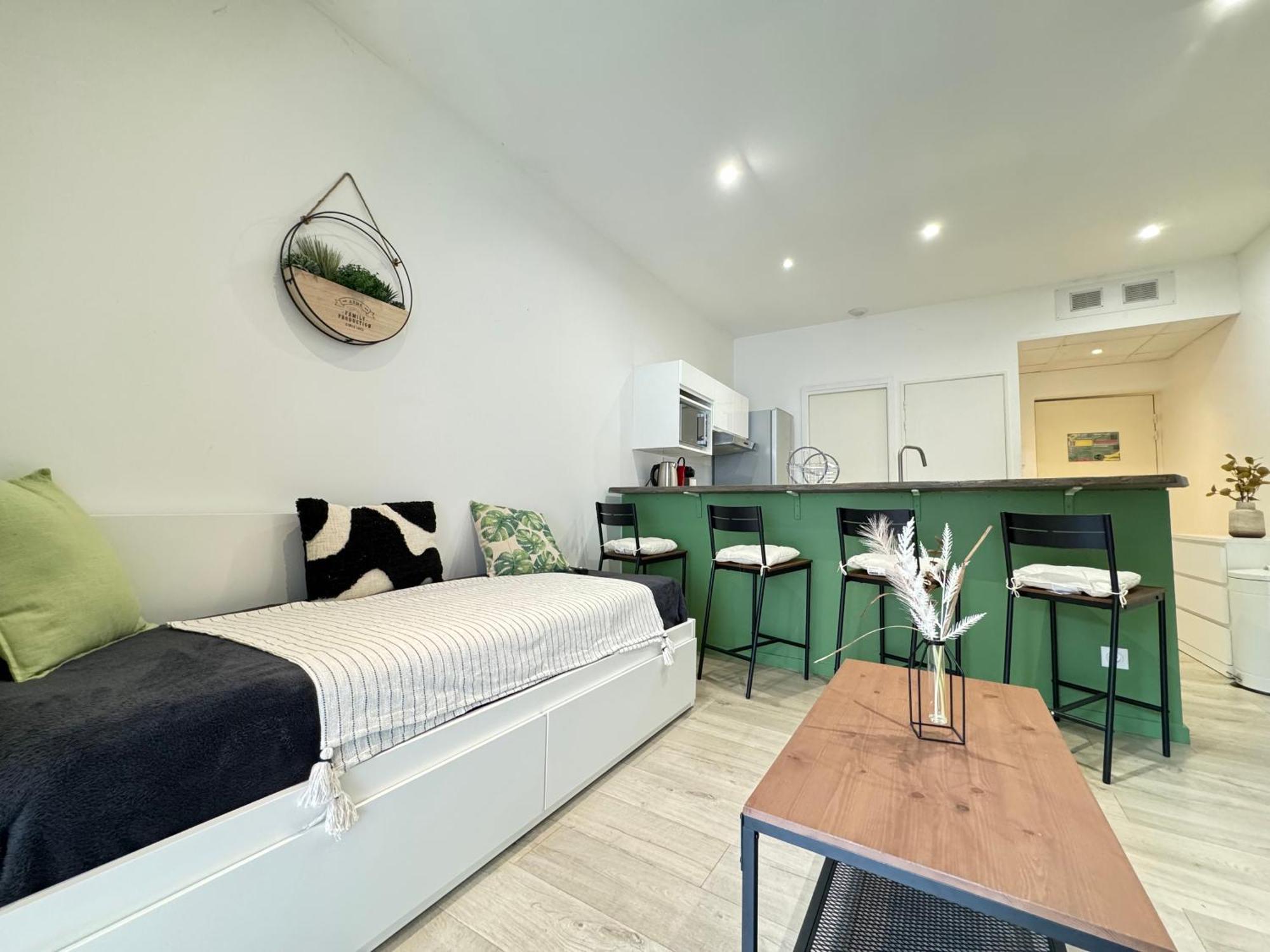 Tour D'Auvergne - Appartements En Plein Centre Ville, Proche De La Cathedrale Et De La Place De Jaude Клермон-Феран Екстериор снимка