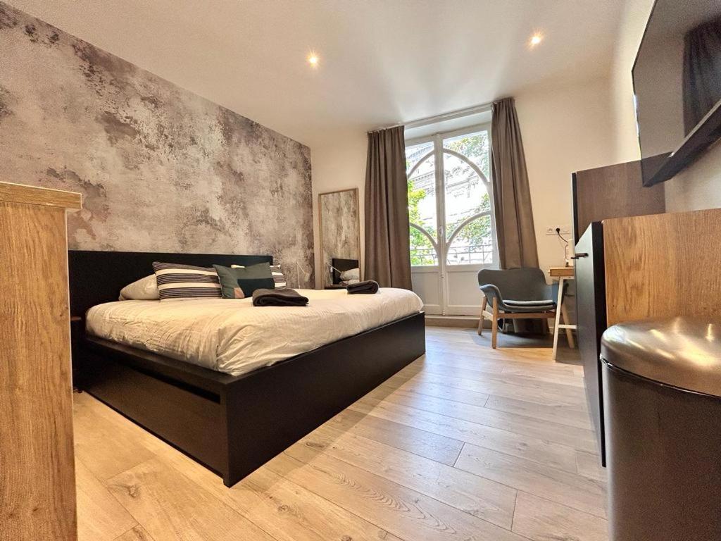 Tour D'Auvergne - Appartements En Plein Centre Ville, Proche De La Cathedrale Et De La Place De Jaude Клермон-Феран Екстериор снимка